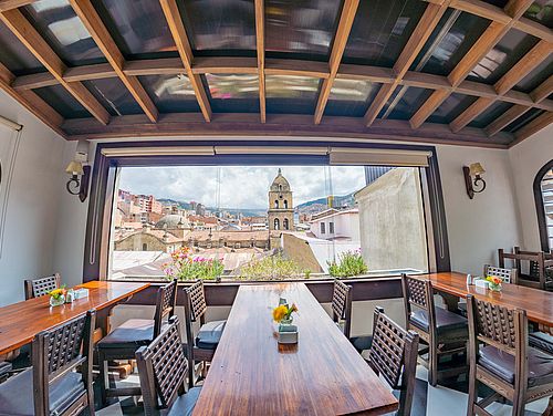 Ausblick auf La Paz im Restaurant des Hotels La Casona