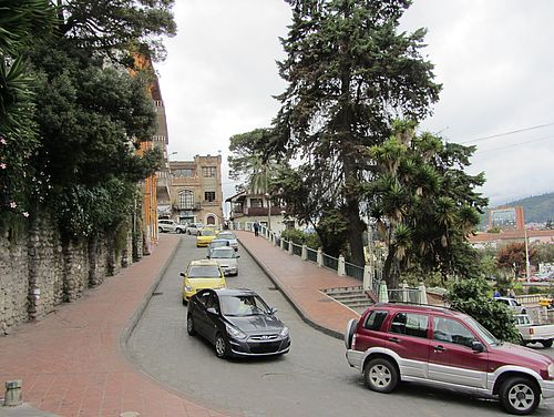 Straßenverkehr in Cuenca