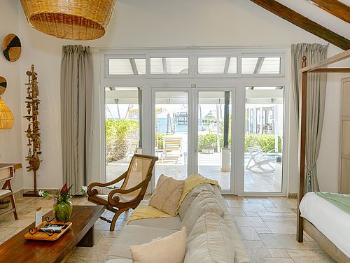 Seafront Suite mit kleinem Pool auf der Terrasse in The Lodge at Jaguar Reef