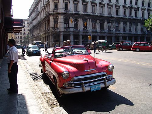Mit dem Oldtimer durch Havanna