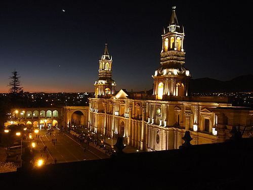Arequipas Kathedrale bei Nacht