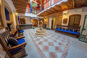 Eingangsbereich, Hotel La Casona Eingangsbereich mit Steinbrunnen im Hotel La Casona in La Paz