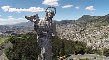 La Virgen del Panecillo - Quito