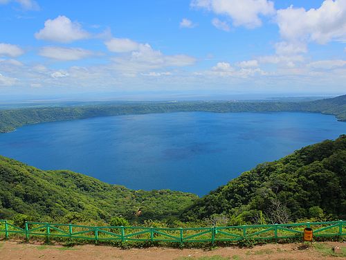 Blick von Catarina auf die Laguna de Apoyo
