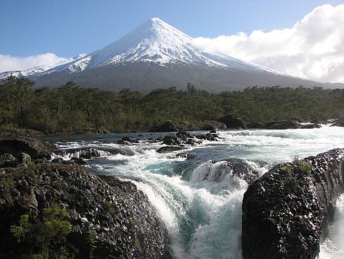 Stromschnellen Petrohue und Vulkan Osorno