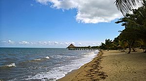 Strand bei Hopkins Strand bei Hopkins an der Karibikküste von Belize