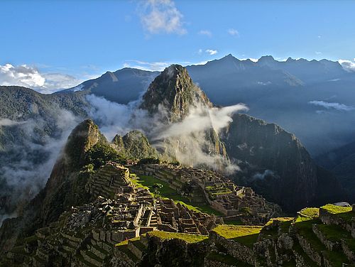 Blick auf Machu Picchu im Andenhochland Perus